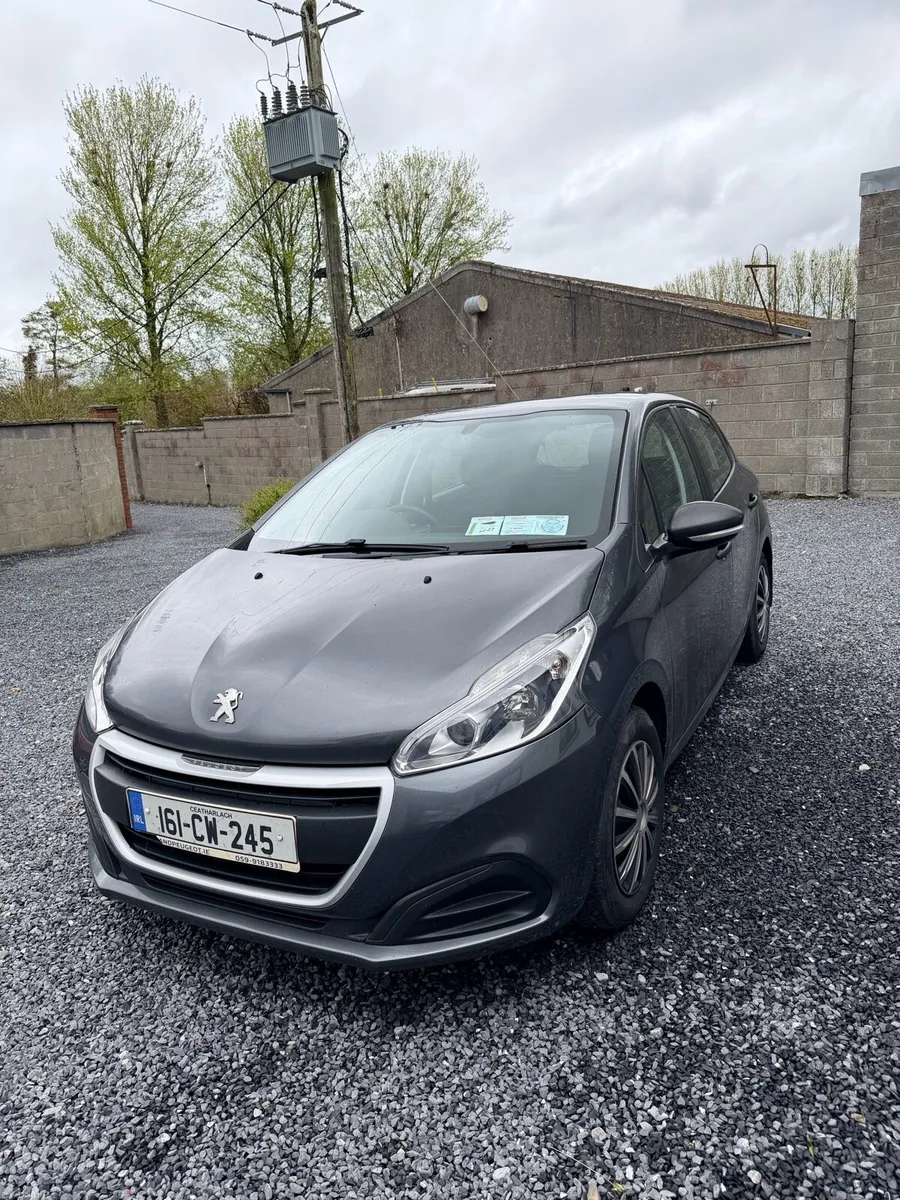 Peugeot 208 1.2L 2016 - Image 1