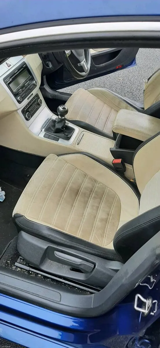 2009 VOLKSWAGEN PASSAT CC 2.0 TDI - Image 2