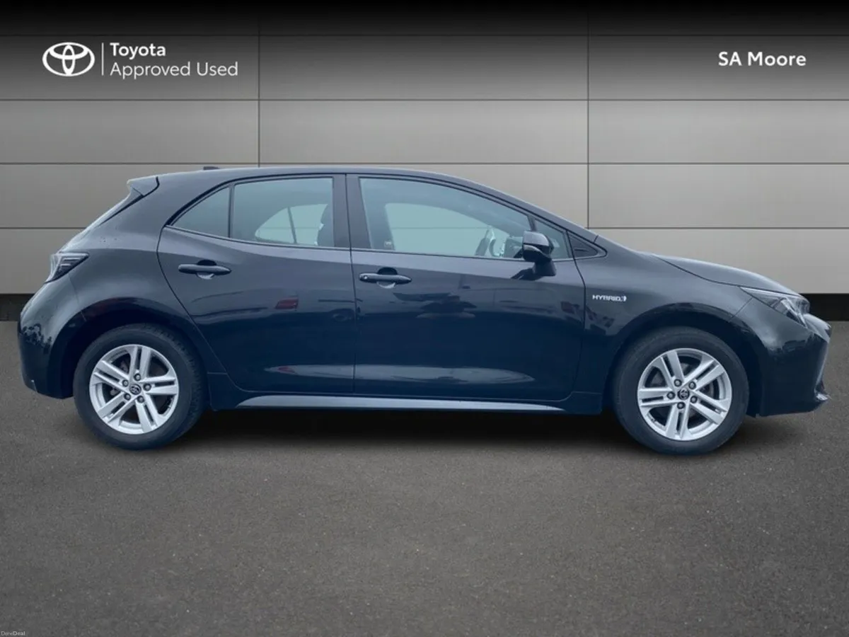Toyota Corolla HYBRID HATCHBACK - Image 3