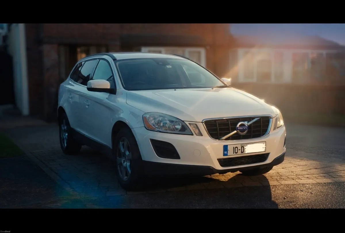 Volvo XC60 ES DrivE D3 - Image 1