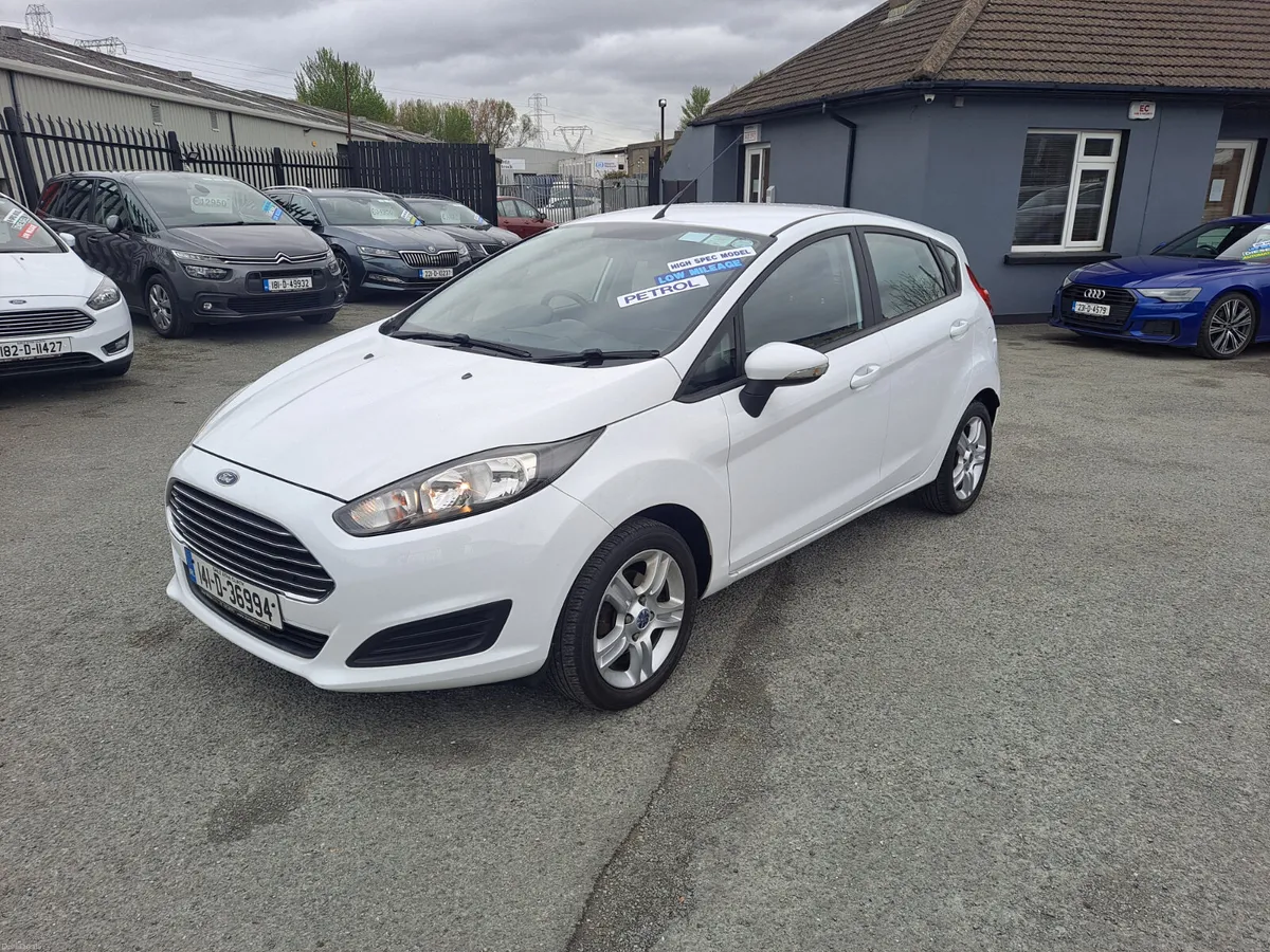 Ford Fiesta 2014 EXCEPTIONALLY LOW KMS ZETEC 5DR - Image 4