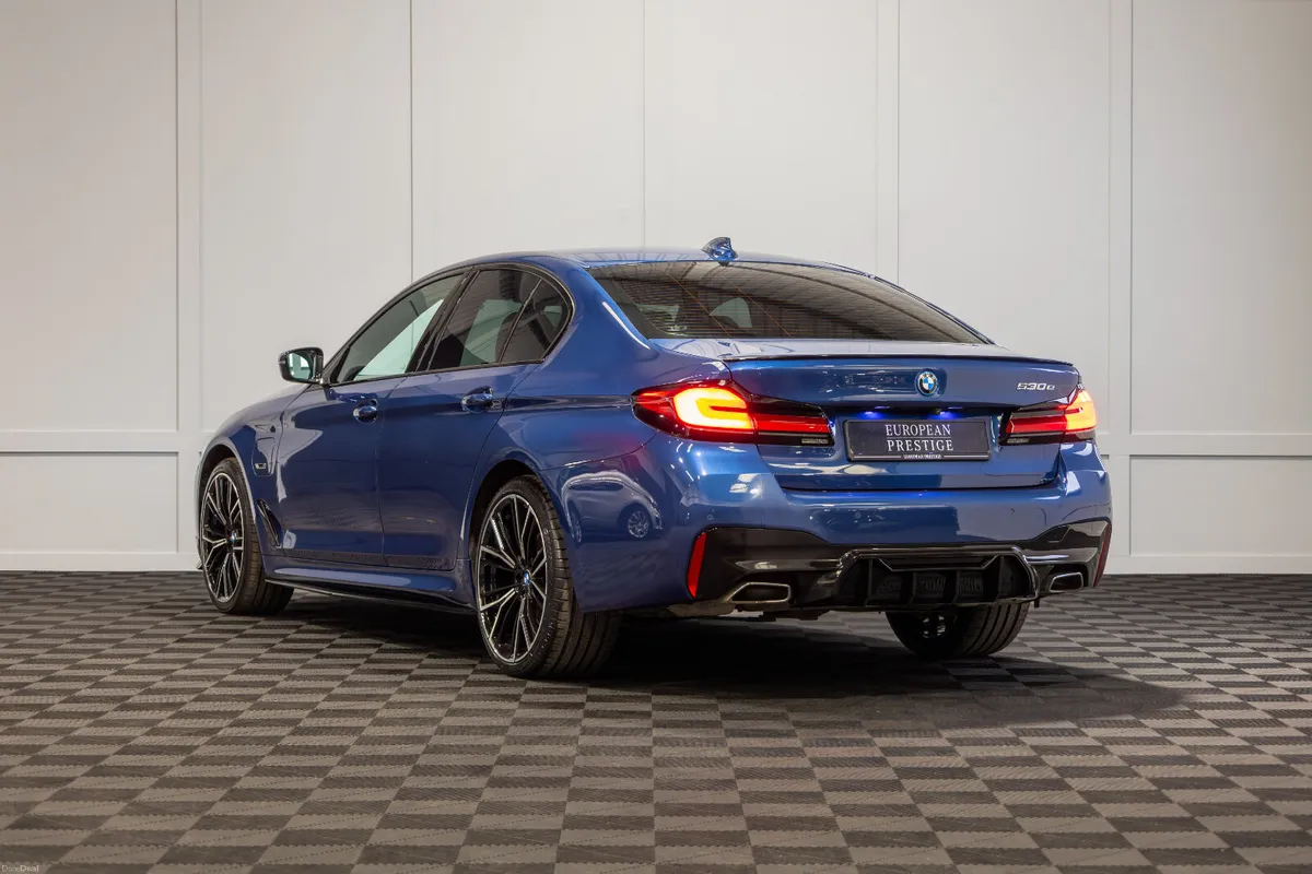 2023 BMW 5-Series 530e M-Sport - Image 4