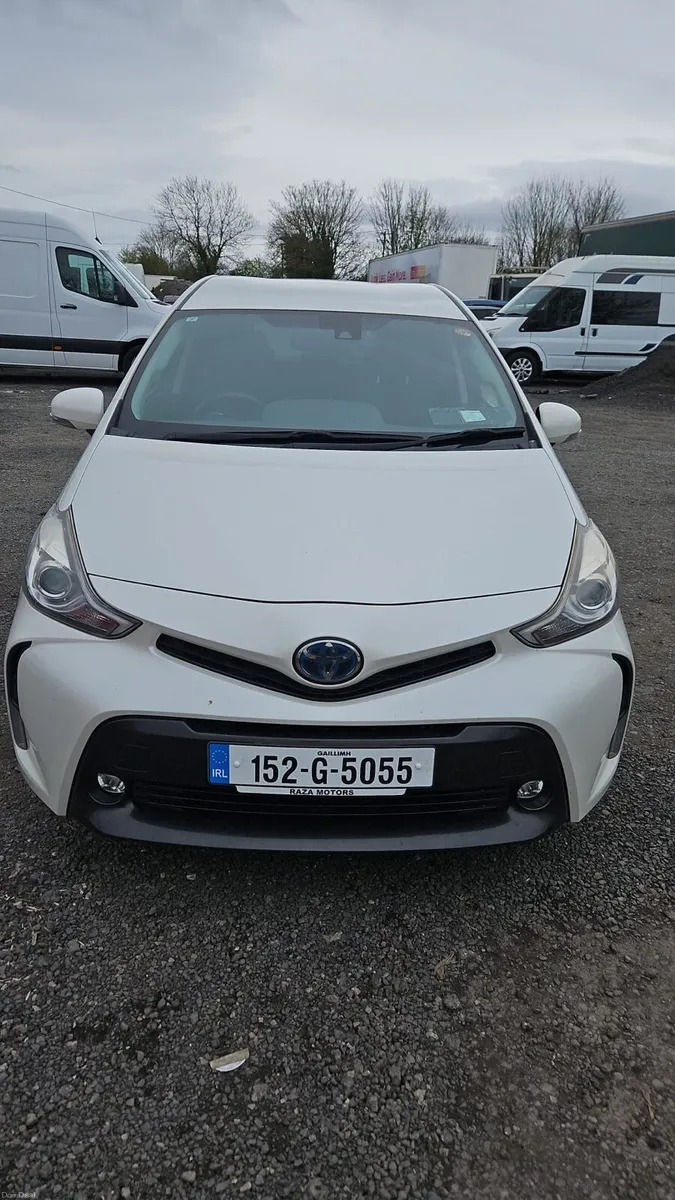 Toyota Prius Alpha  push start  56000 km - Image 2