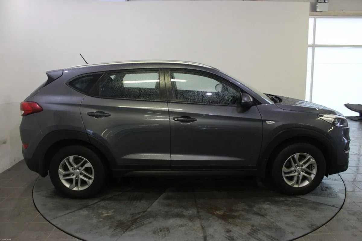 Hyundai Tucson 1.7 D Comfort - TENDER 31 - Image 3