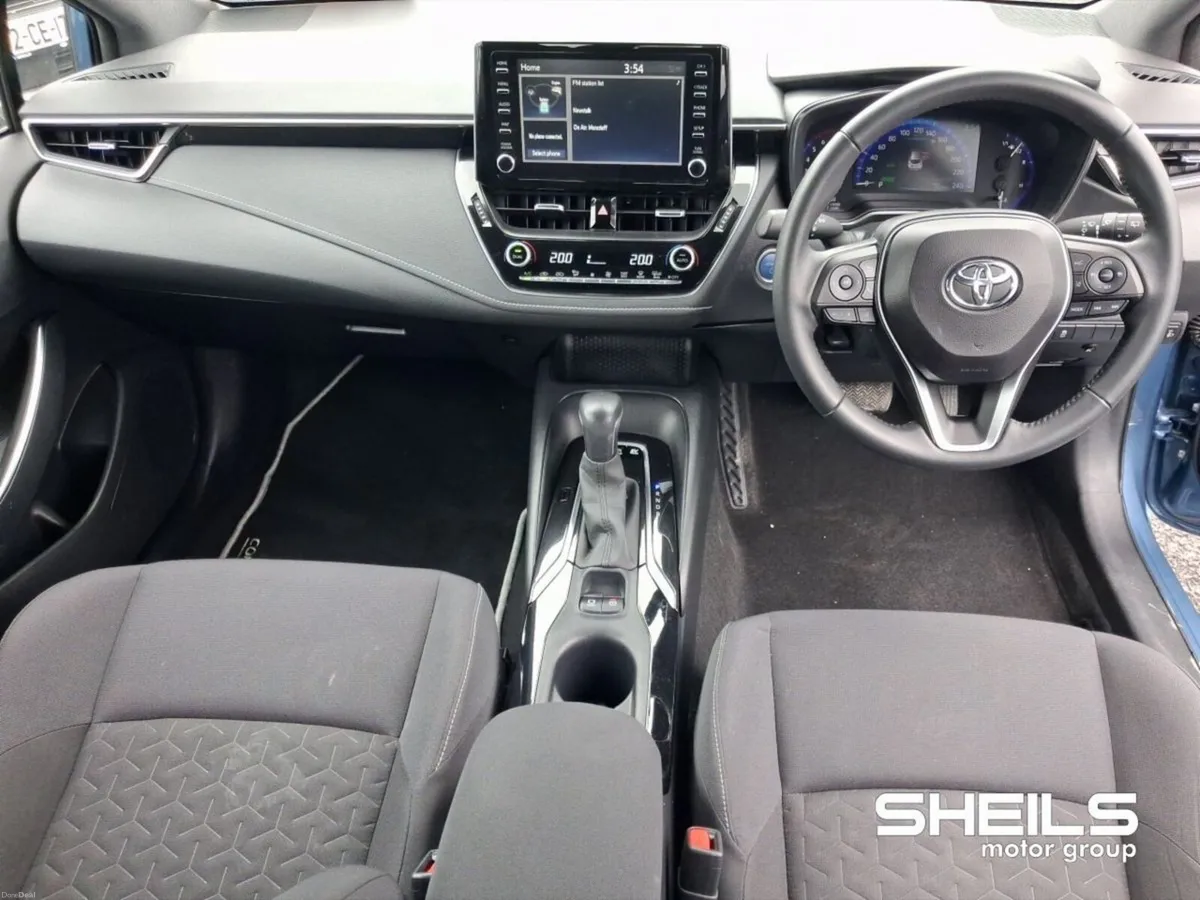 Toyota Corolla 1.8 Hybrid Luna Hatchback - Image 3