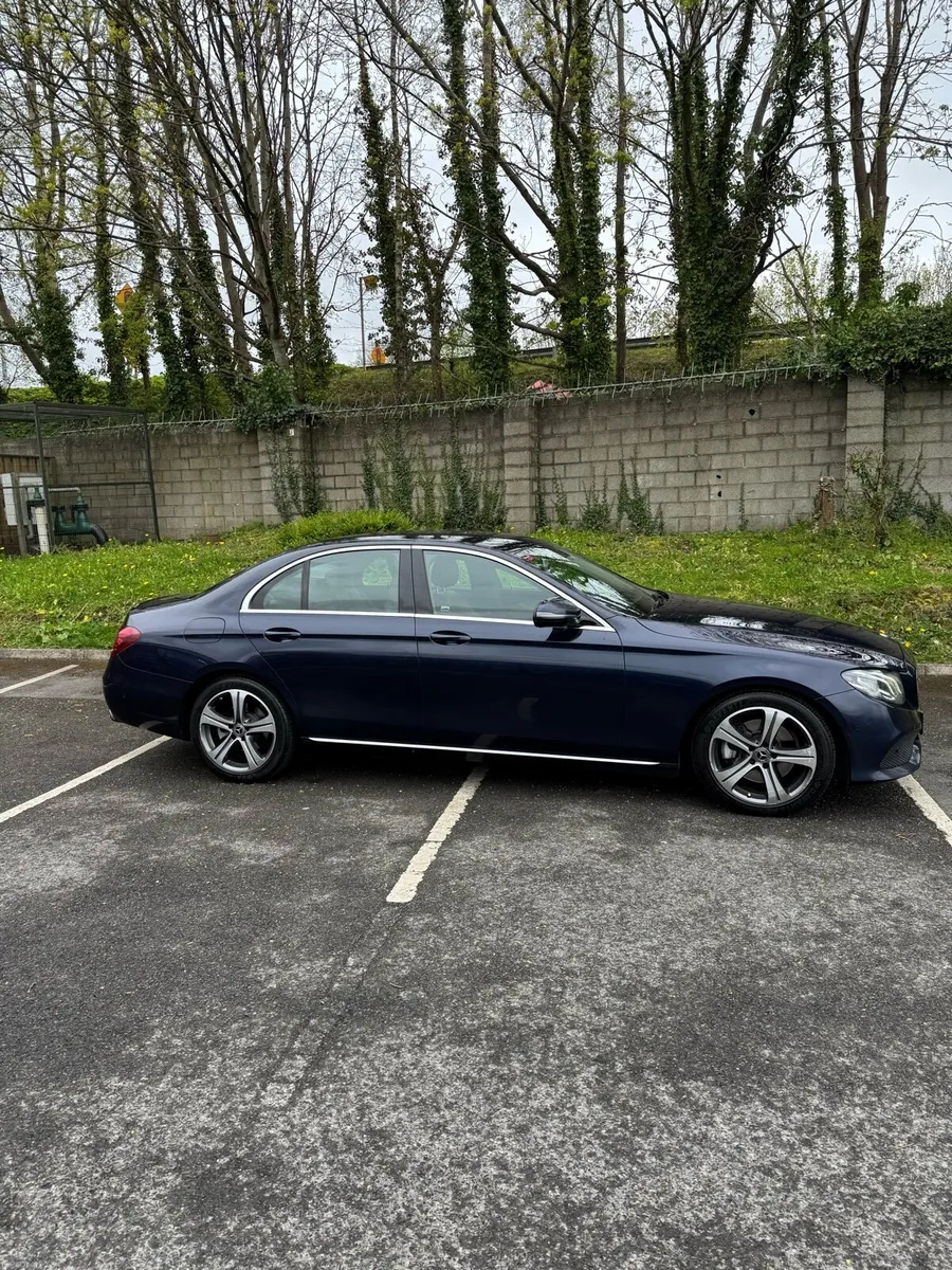 Mercedes E220d - Image 2