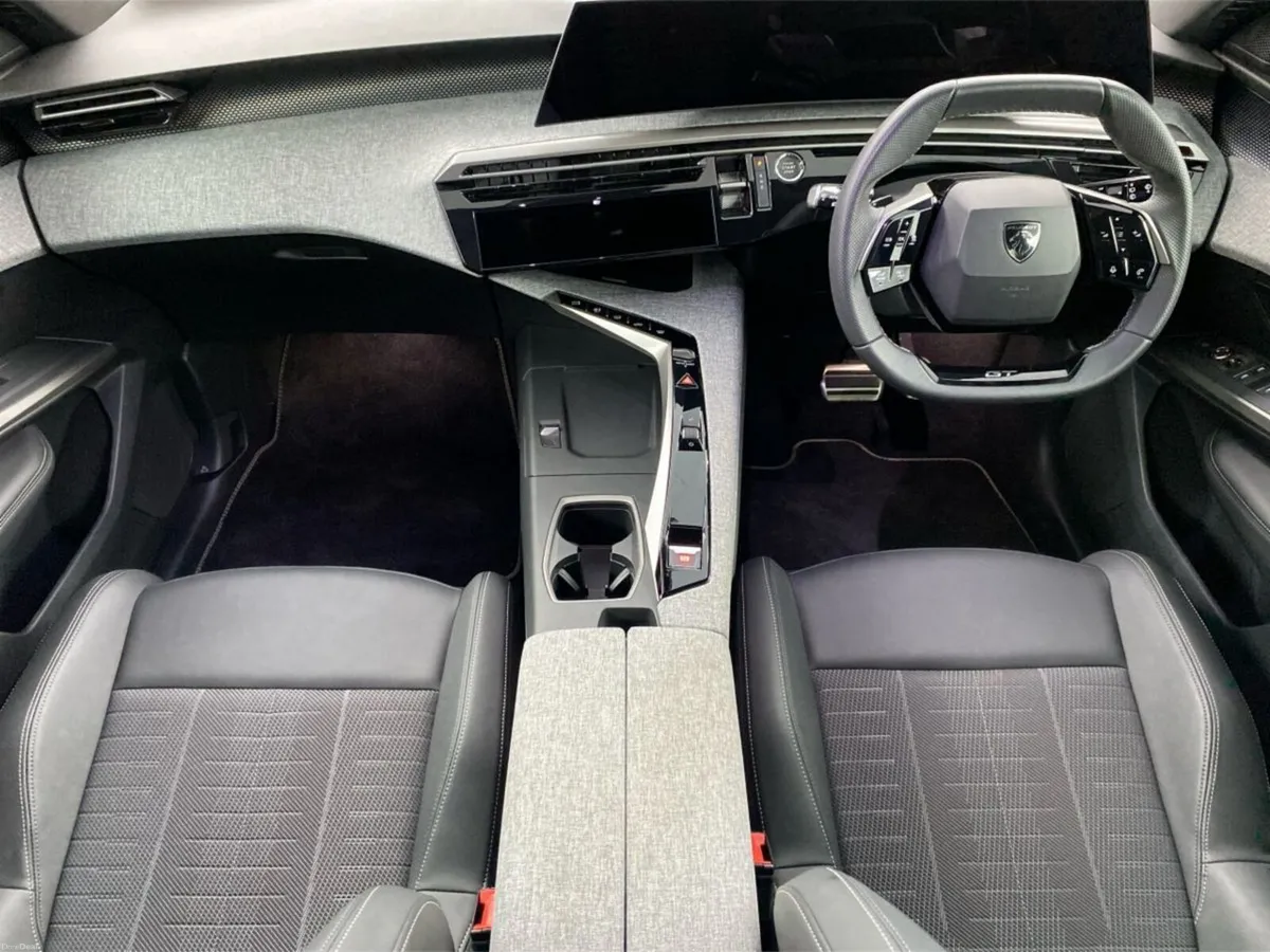 Peugeot 5008 E-5008 Gt  GT  210 Electric 73kWh Aut - Image 3