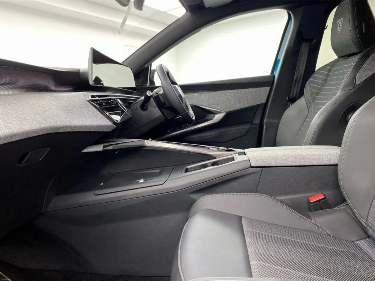 Peugeot 5008 E-5008 Gt  GT  210 Electric 73kWh Aut - Image 4