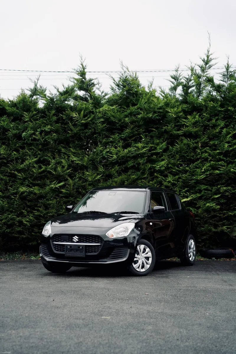 2022 Suzuki Swift 1.2 With Apple Carplay - Image 1