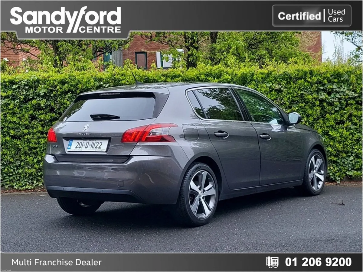 Peugeot 308 1.2  ALLURE PACK** PAN ROOF**1 OWNER** - Image 4