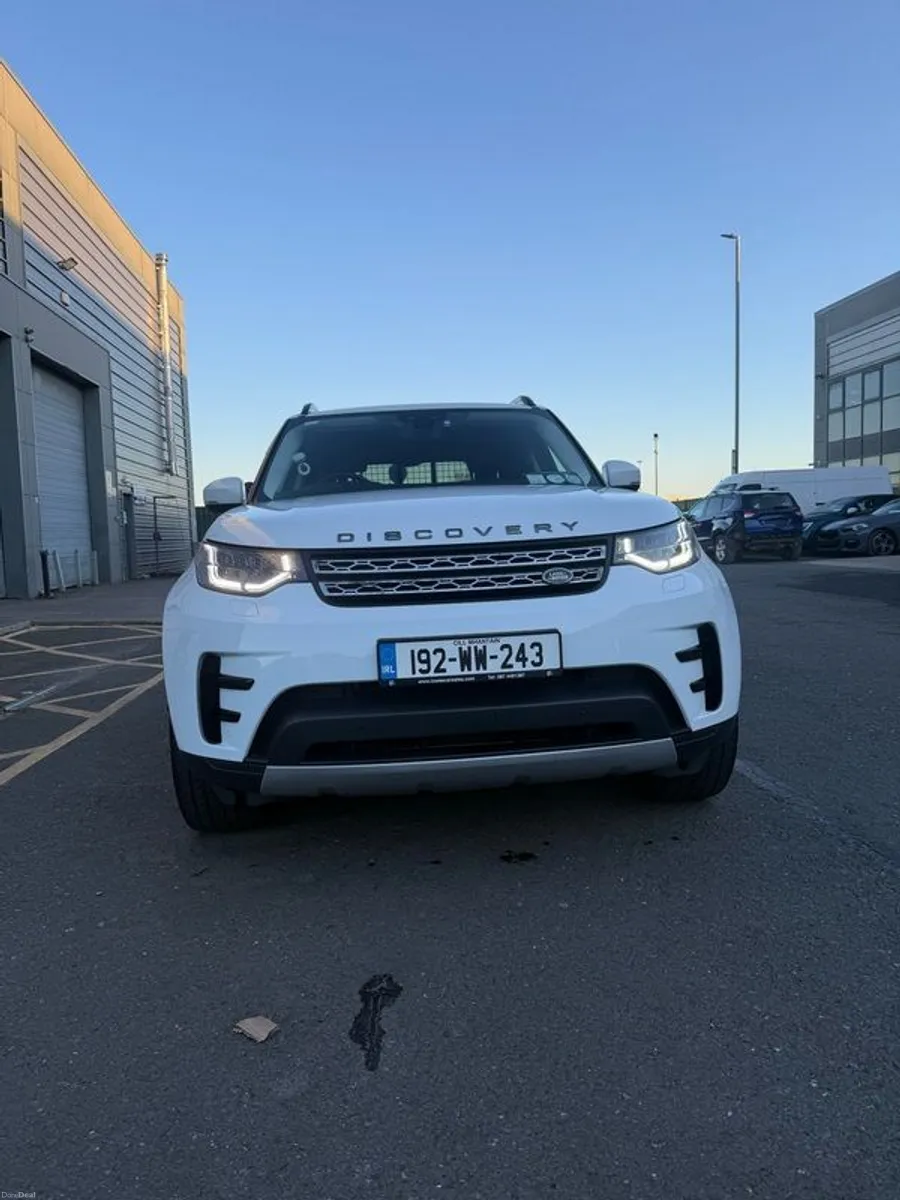 2019 Land Rover Discovery - Image 2