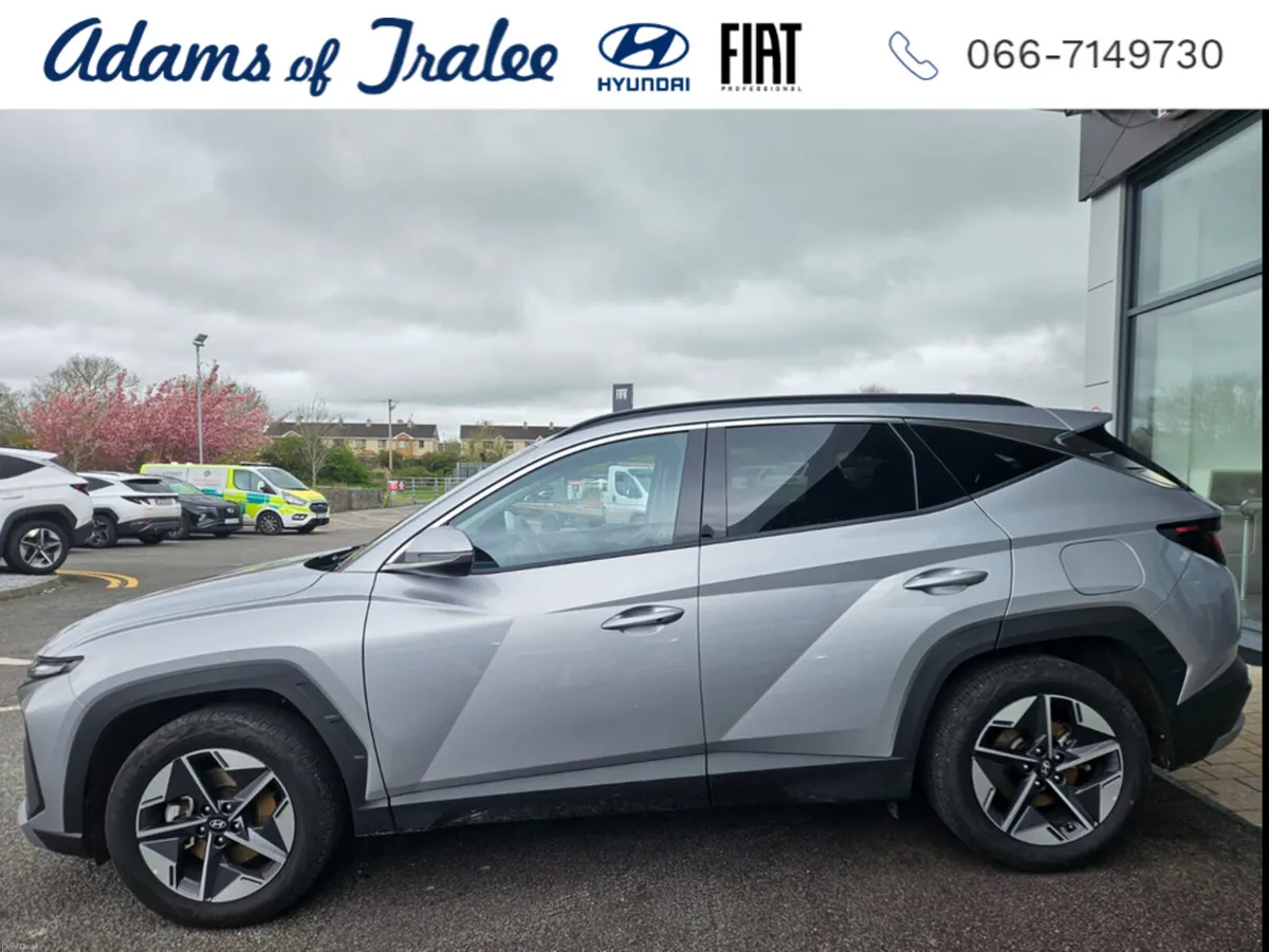 Hyundai Tucson EXECUTIVE 5DR - Image 2
