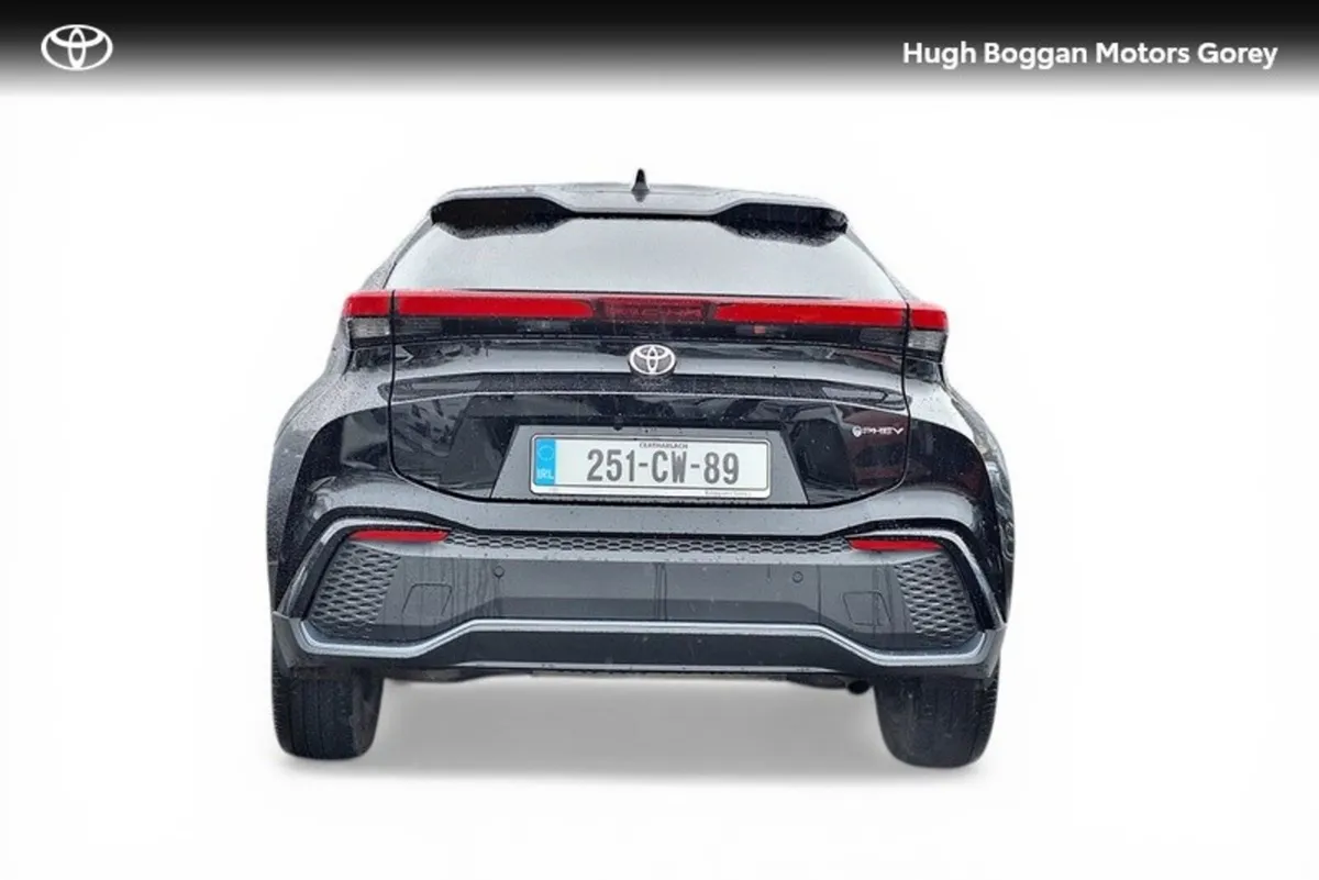 Toyota C-HR PHEV PREMIERE EDITION - Image 4