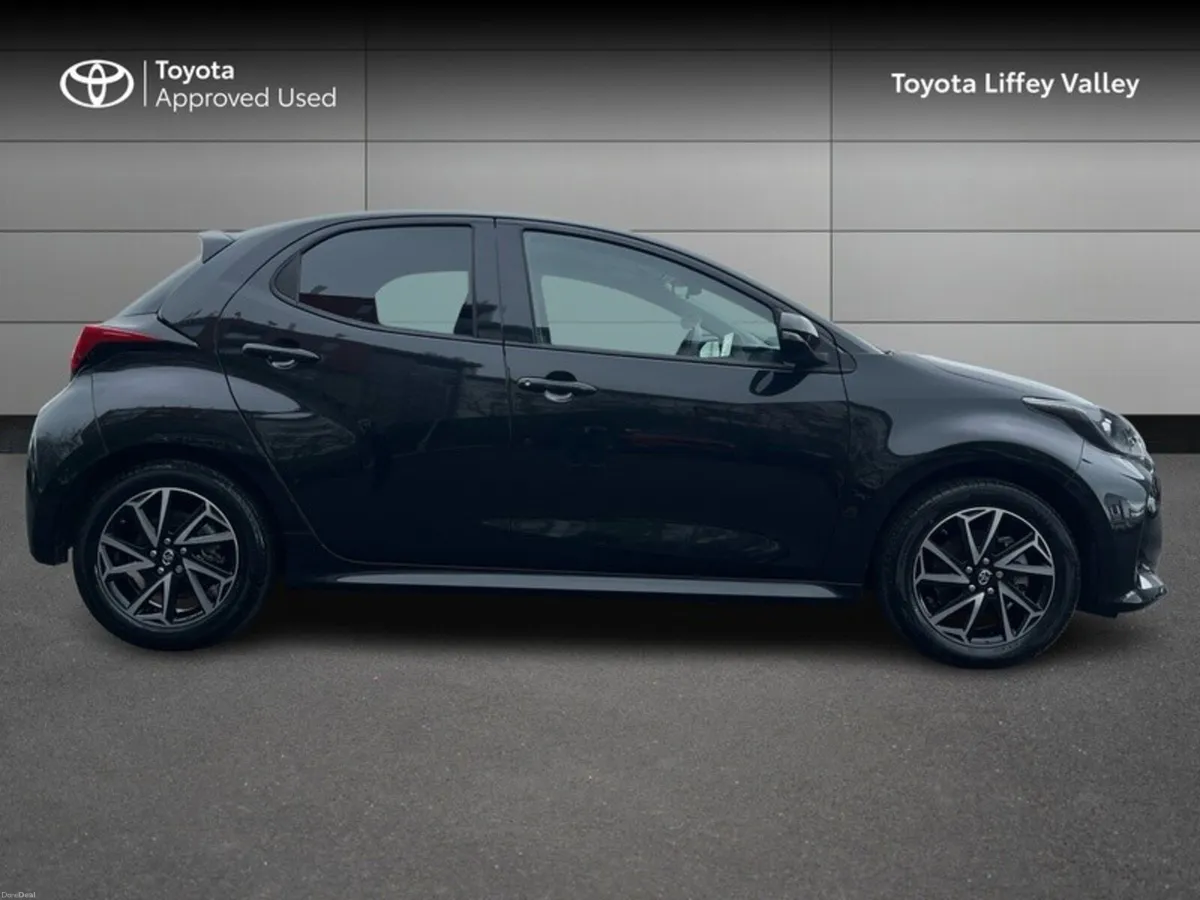 Toyota Yaris YARIS HYBRID LUNA SPORT - Image 3