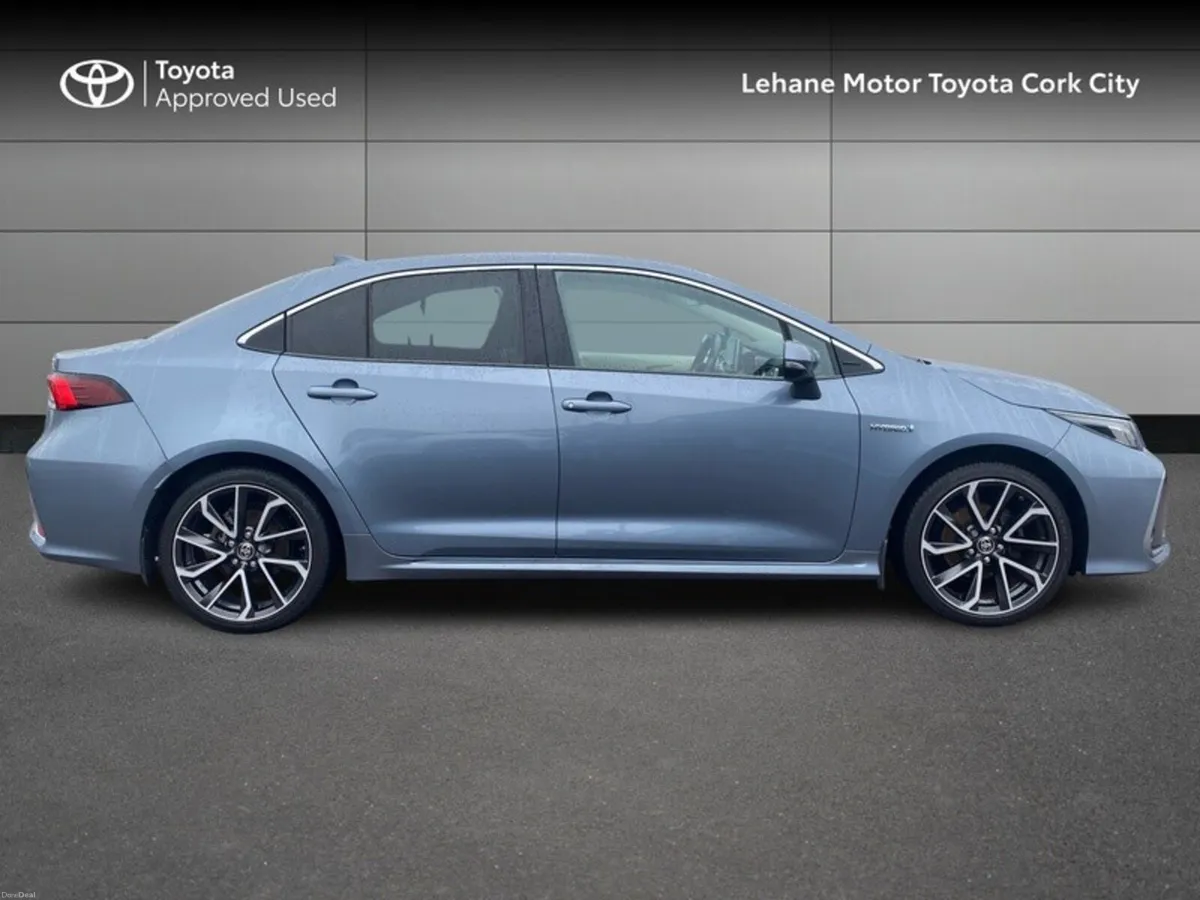 Toyota Corolla HYBRID SOL 4DR AUTO - Image 3