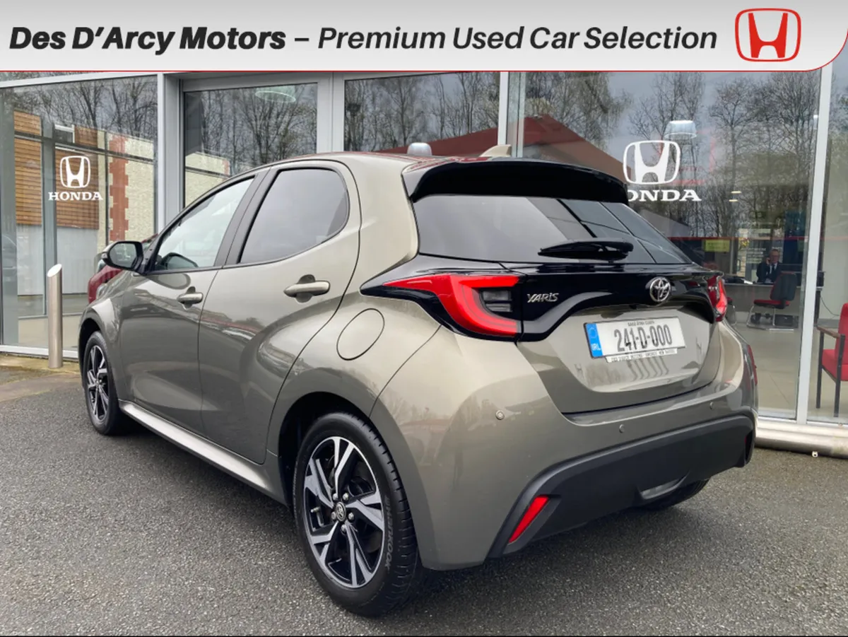 Toyota Yaris DESIGN HEV CVT IMMACULATE CONDITION - Image 2