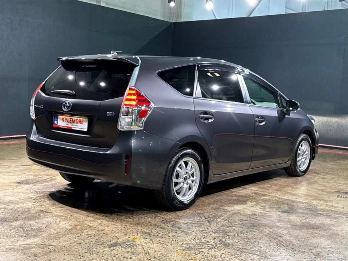 Toyota Prius 1.8 HYBRID - CRUISE CONTROL - REAR CA - Image 4