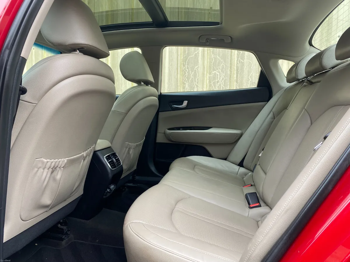 Kia Optima 2019//PAN ROOF//LEATHER//SAT NAV/// - Image 5