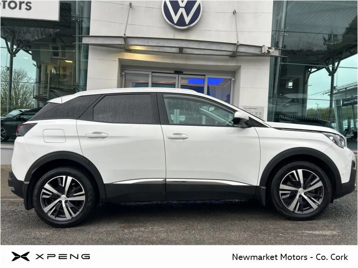 Peugeot 3008 1.2 PETROL 130BHP ALLURE - Image 4