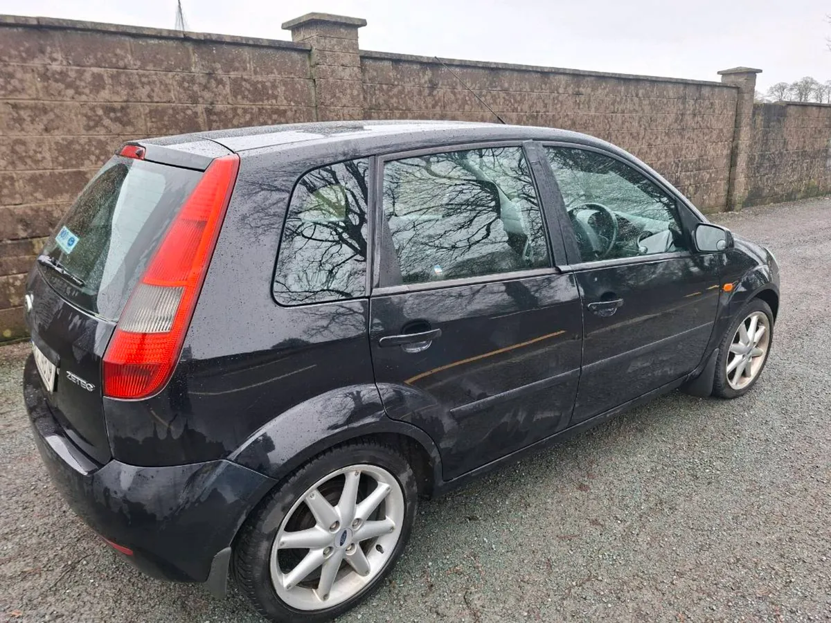 05 Ford Fiesta - Image 4