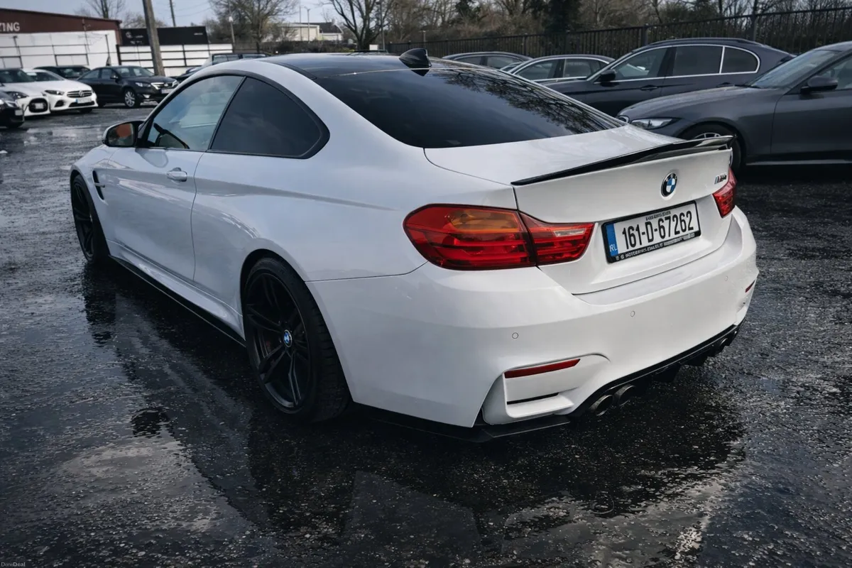 161 BMW M4 F82 DCT LOW KMS MINERAL WHITE - Image 4