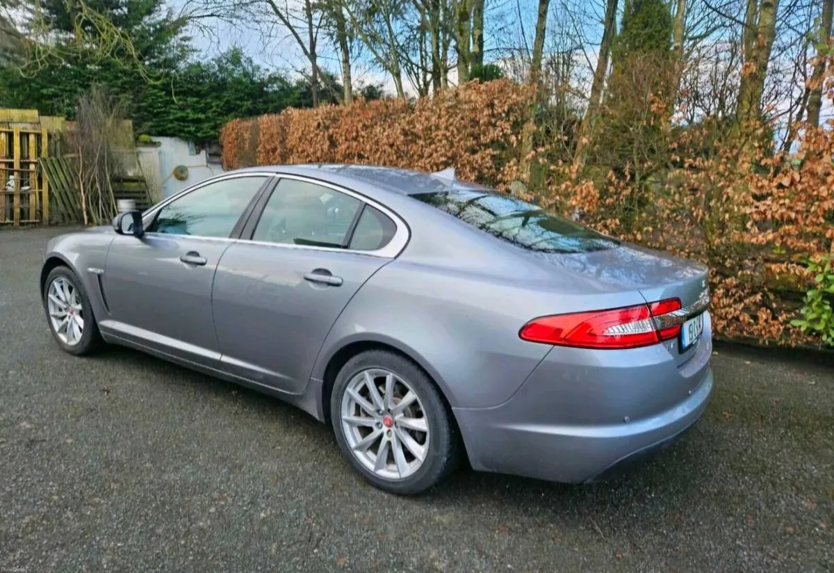 Jaguar XF 2.2D LUXURY 197bhp - Image 3