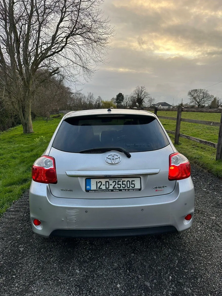 Toyota Auris 2012 Automatic - Image 4