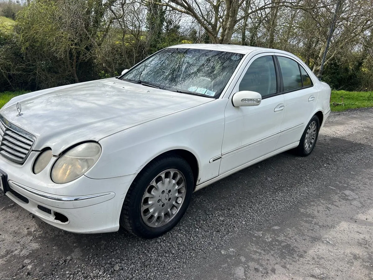 Mercedes E240 - Image 2