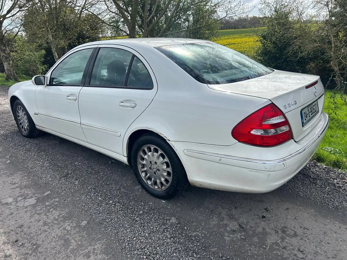Mercedes E240 - Image 4