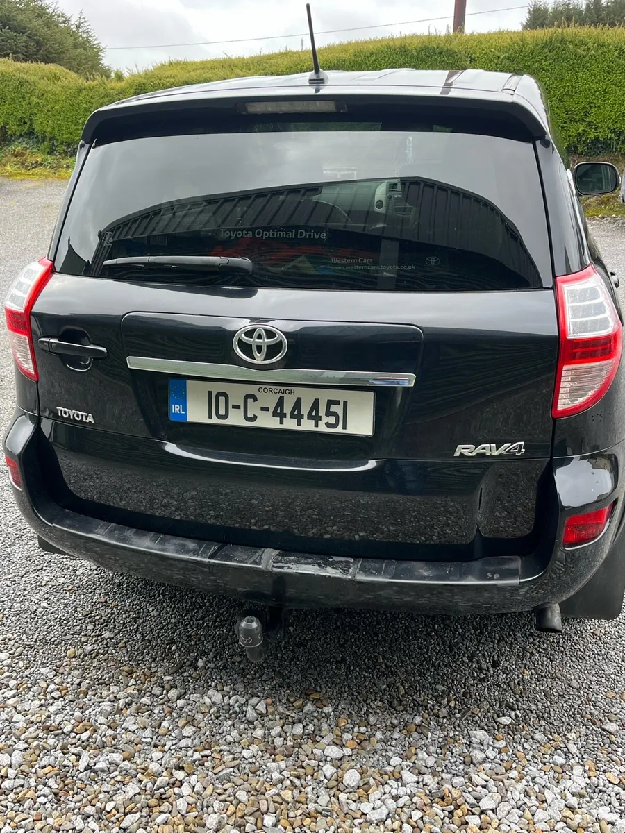 Toyota RAV4 - Image 2