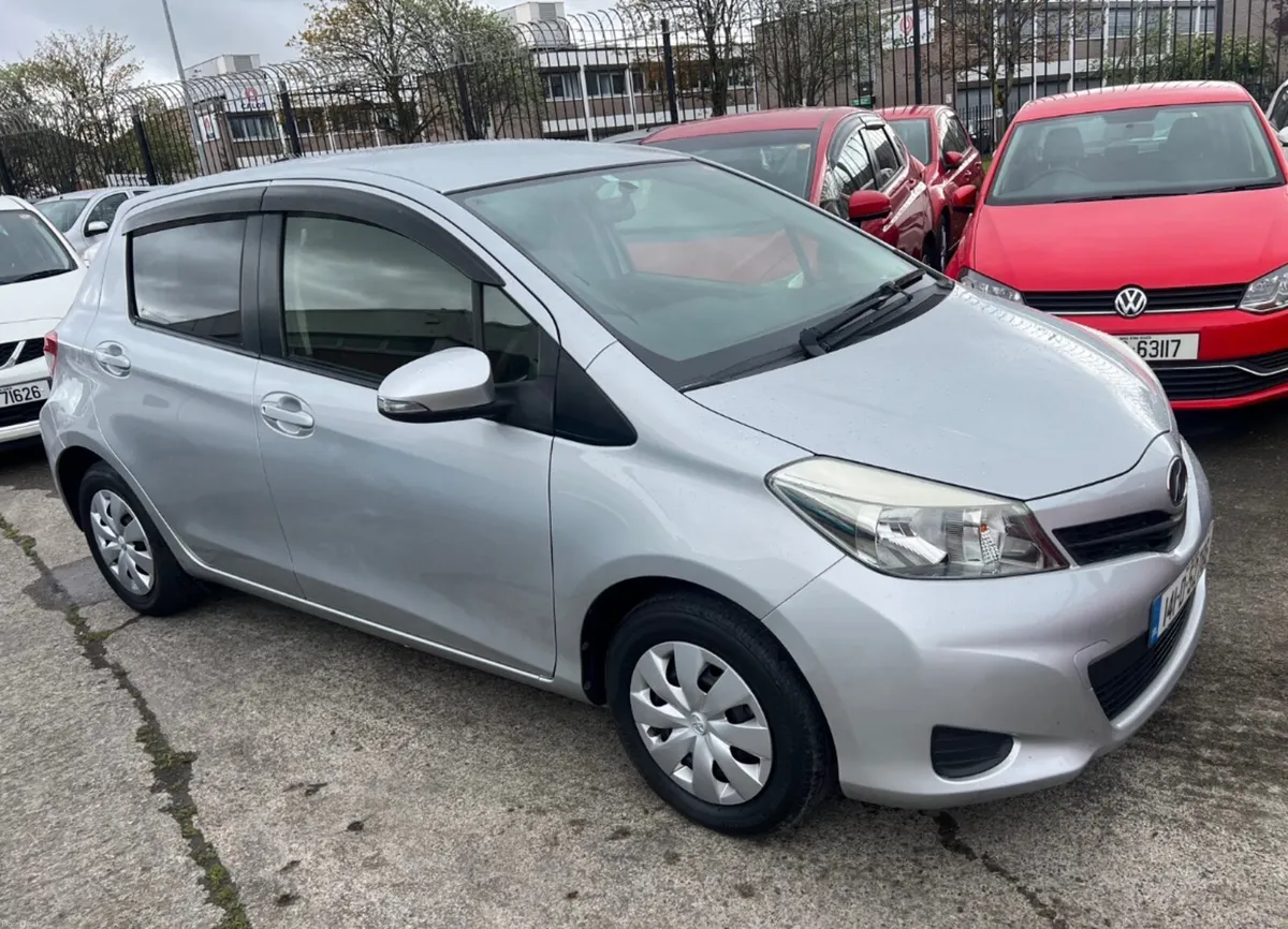 Toyota Vitz 2014 Automatic/immobilizer/ push start - Image 2