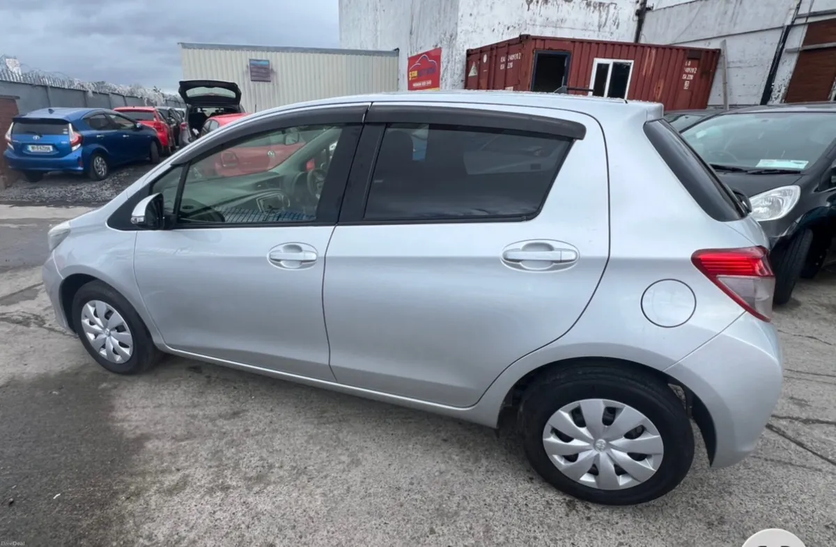 Toyota Vitz 2014 Automatic/immobilizer/ push start - Image 6