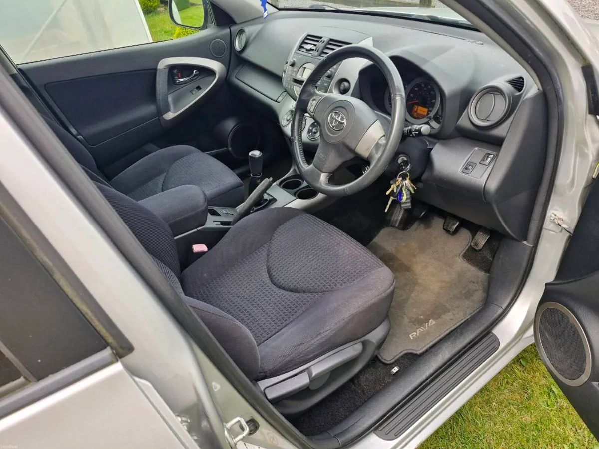 Toyota Rav-4 XT-R - Image 4