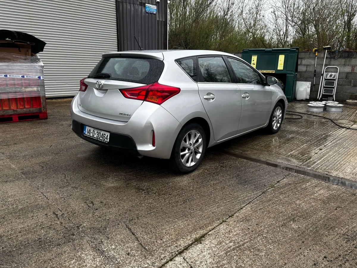 141 Toyota auris 1.4 d4d - Image 2