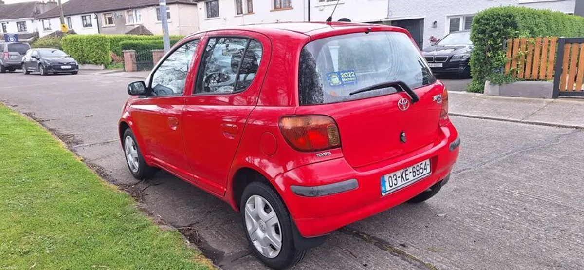 2003 Toyota Yaris - Image 2