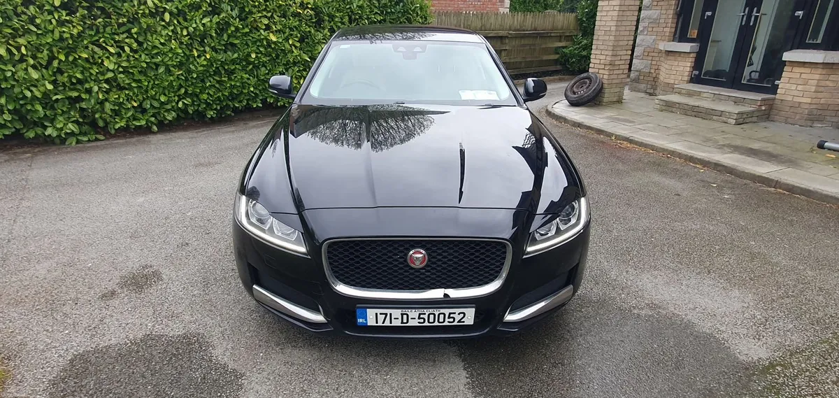 Jaguar XF 2017 automatic 2.0d - Image 2