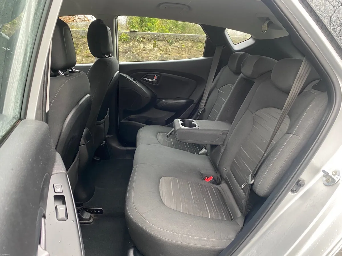152 HYUNDAI Ix35 NCT 5/27 TAXED 6/26 - Image 2