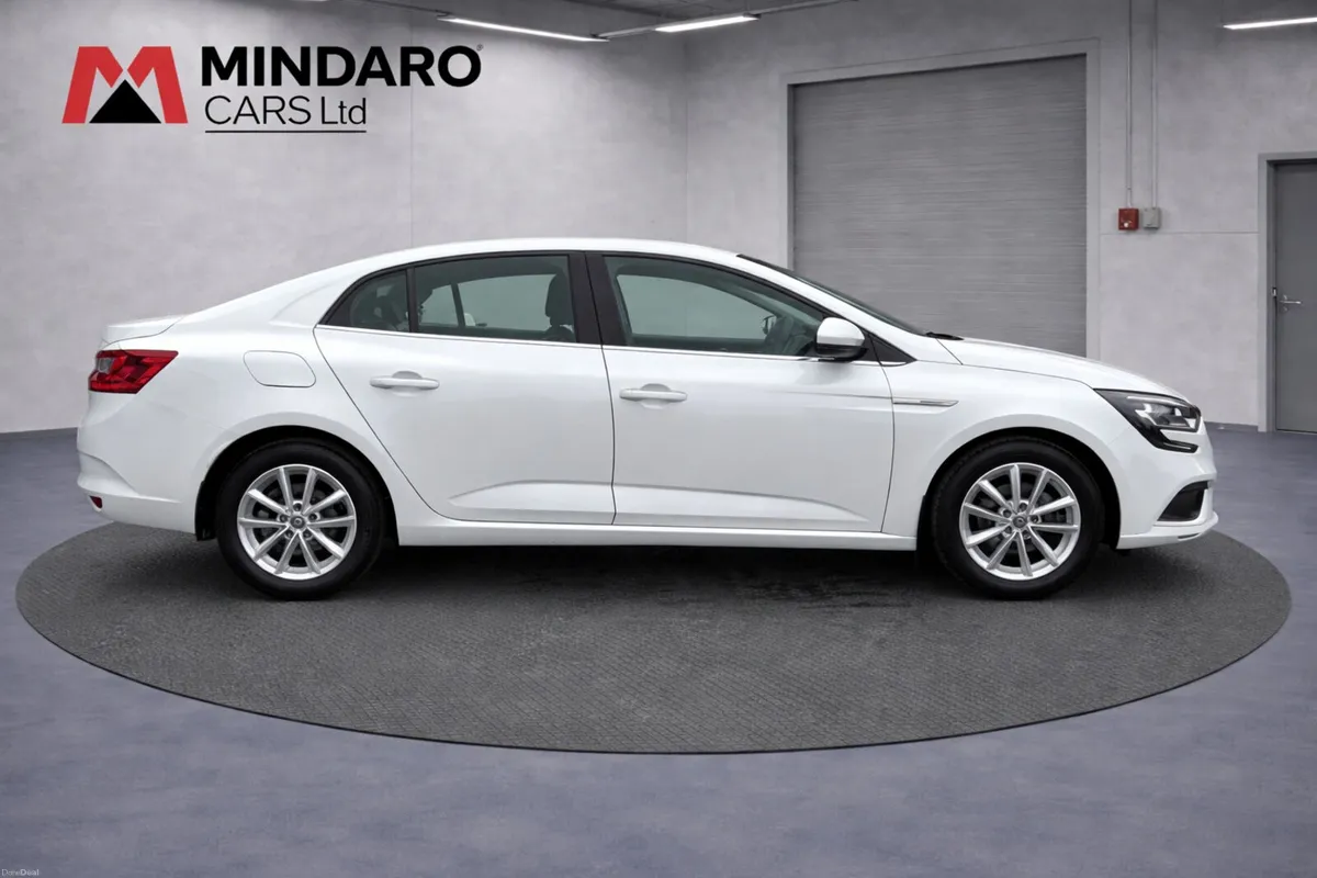 Renault Megane 2018//DIESEL//LOW KMS - Image 2