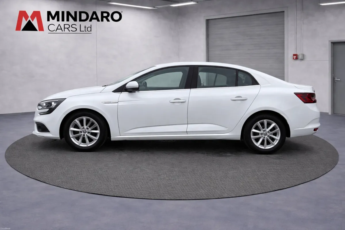 Renault Megane 2018//DIESEL//LOW KMS - Image 4