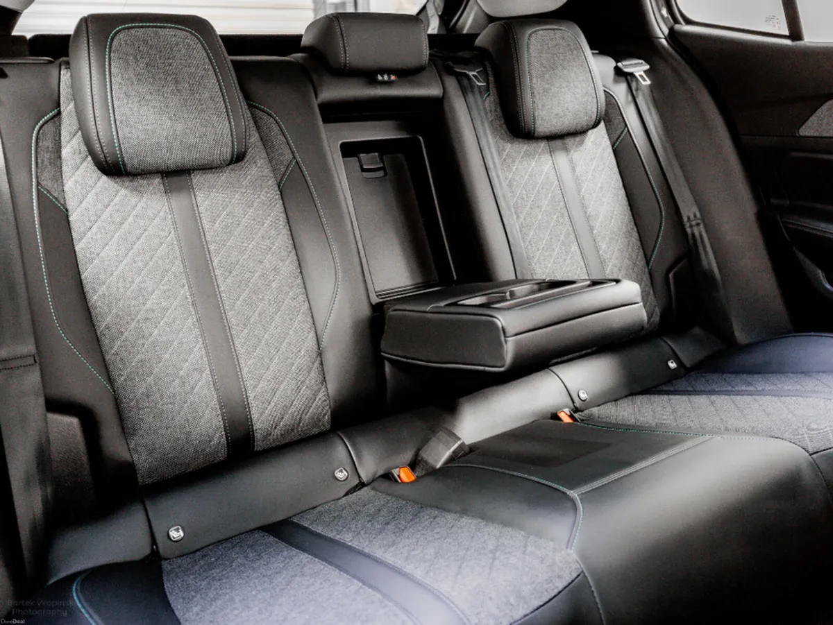 Peugeot 408 Allure 1.6 Plug-in Hybrid Auto 180HP - Image 4