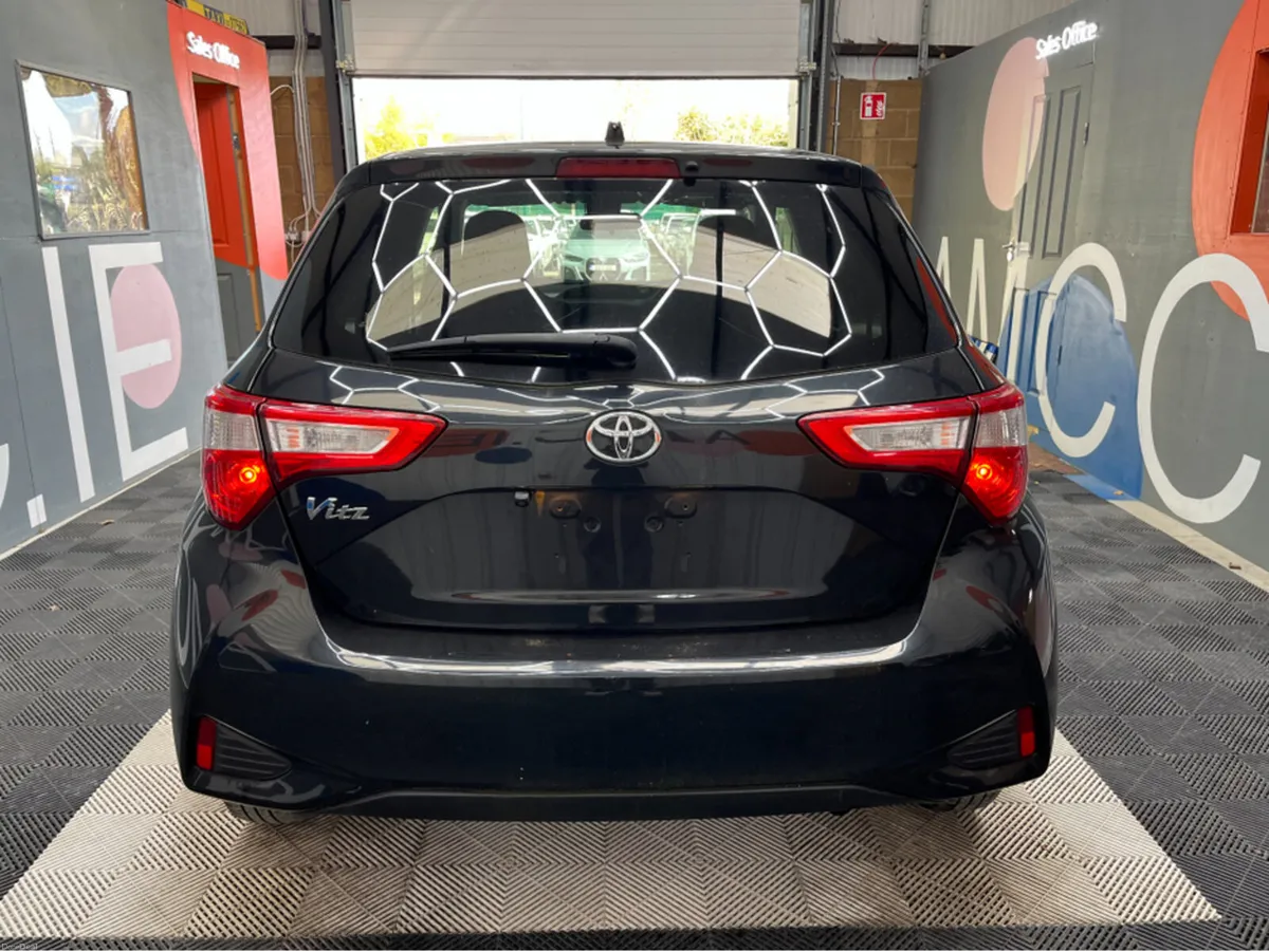 Toyota Vitz €9950! 2018 TOYOTA VITZ F 1.0 AUTOMATI - Image 3