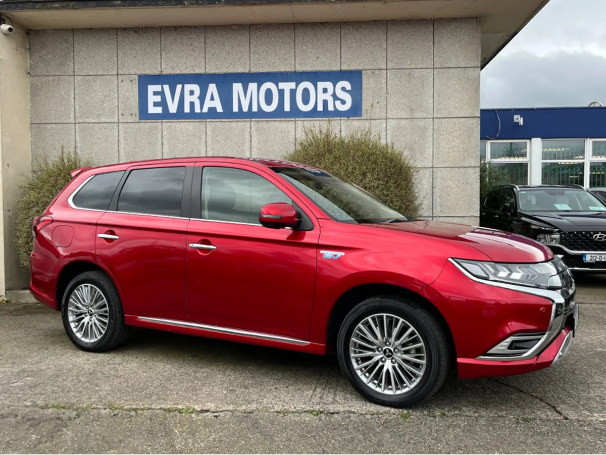 Mitsubishi Outlander G 4WD PLUS PHEV PLUG IN HYBRI - Image 3