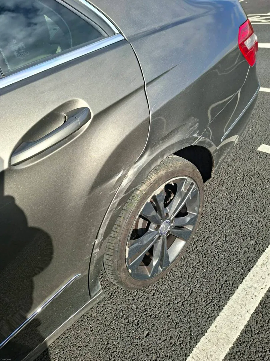 Mercedes e200 - Image 4