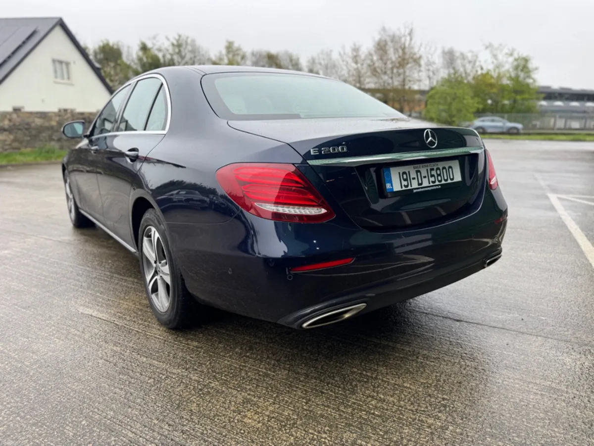 Mercedes-Benz E-Class ****SPRING SALE**** E200 AUT - Image 3