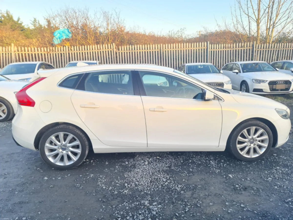 Volvo V40 1.6Petrol T4 SE Automatic  (3687) - Image 4