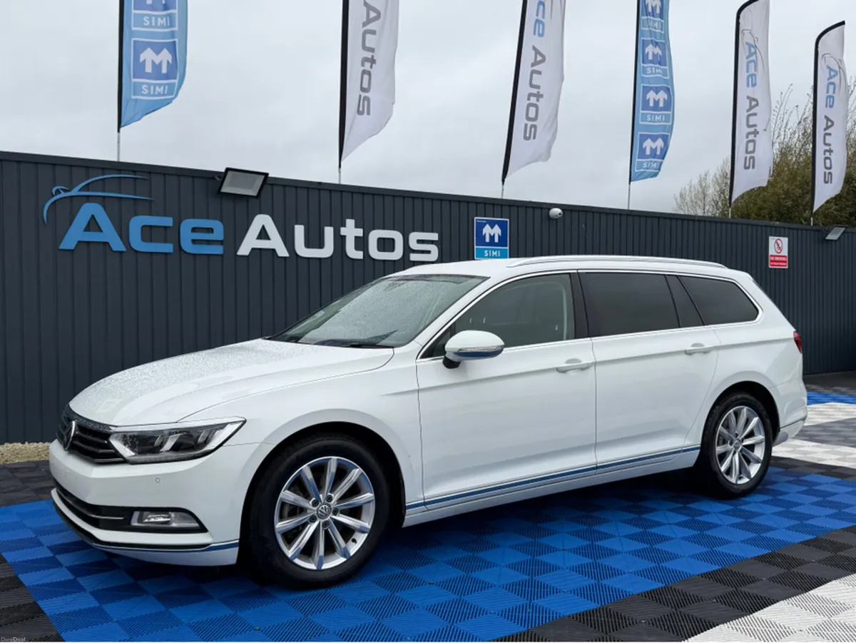 Volkswagen Passat HIGHLINE - 2.0L DIESEL - AUTO - - Image 3