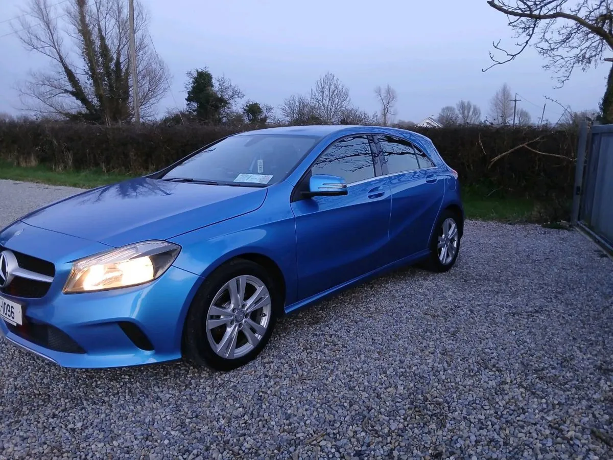 MERCEDES A180D URBAN 1.5 DIESEL - Image 3