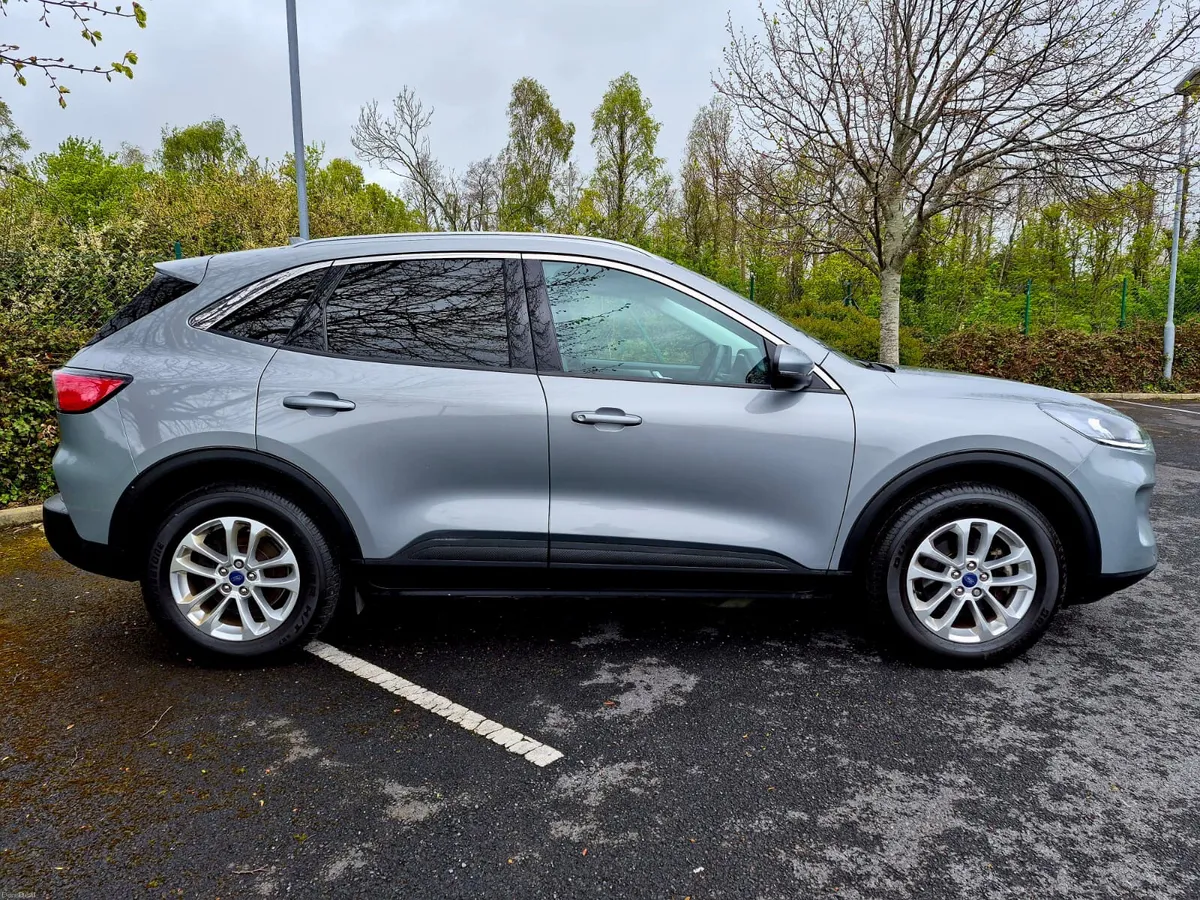 2023 FORD KUGA PHEV TITANIUM HYBRID - Image 4