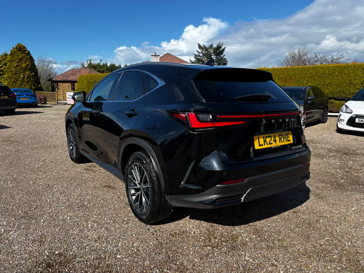Lexus NX 450h+ 2024 - Image 4