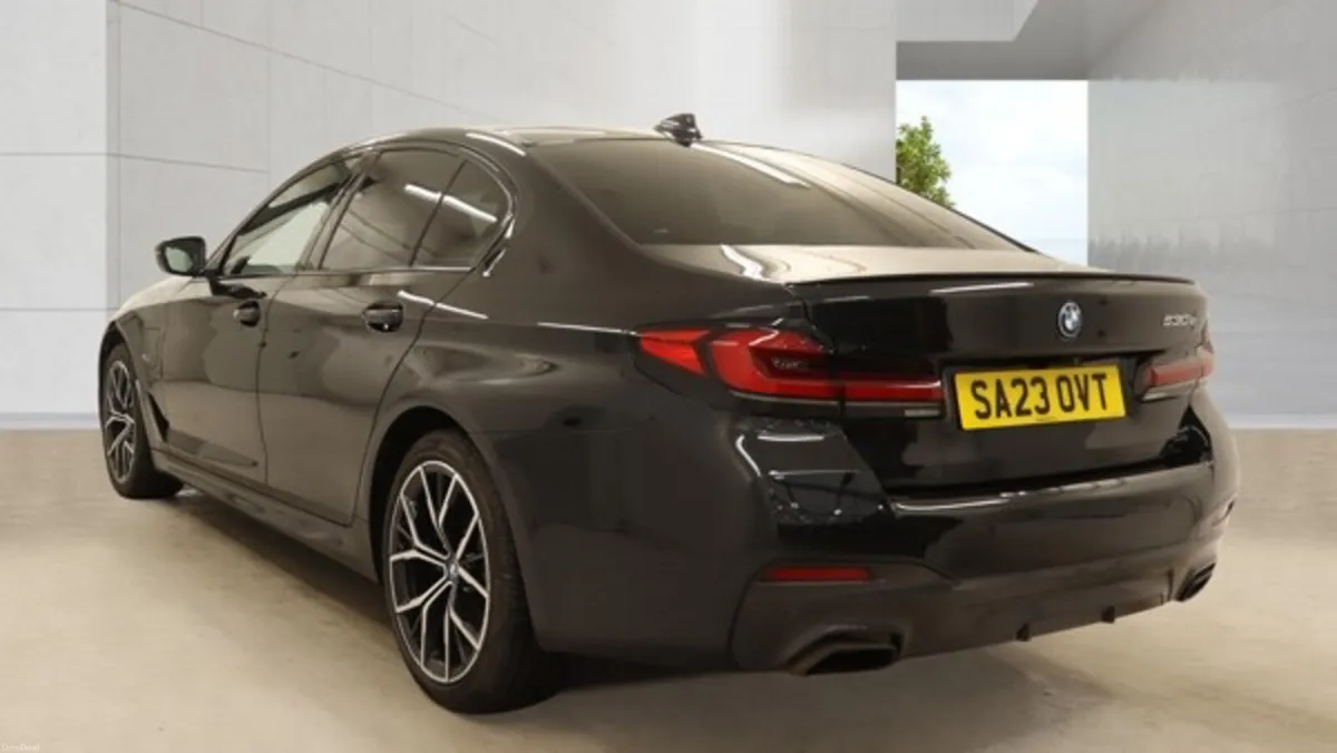 BMW 5-Series 530e M Sport 2023 - Image 3